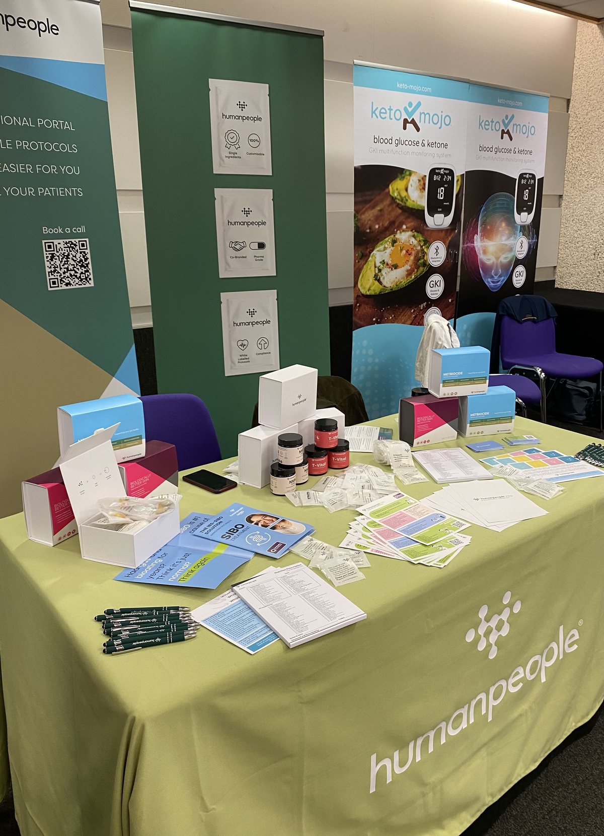 humanpeople stand at the Integrative & Personalised Medicine Congress